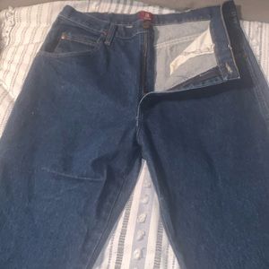 Men’s Wrangler relaxed fit 34x34